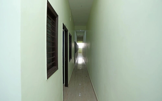 OYO 17293 Country Residency