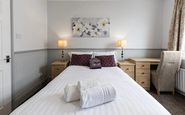 The Manor Hotel