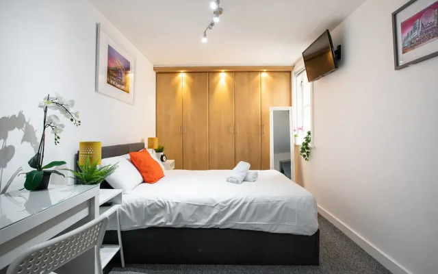 Malone Crescent Apartment