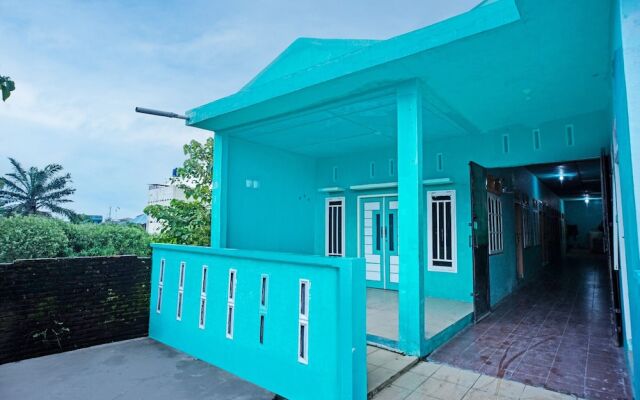 OYO 93298 Barito House