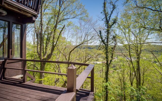 'ledge Lodge' Burkesville Getaway: Pool & Views!