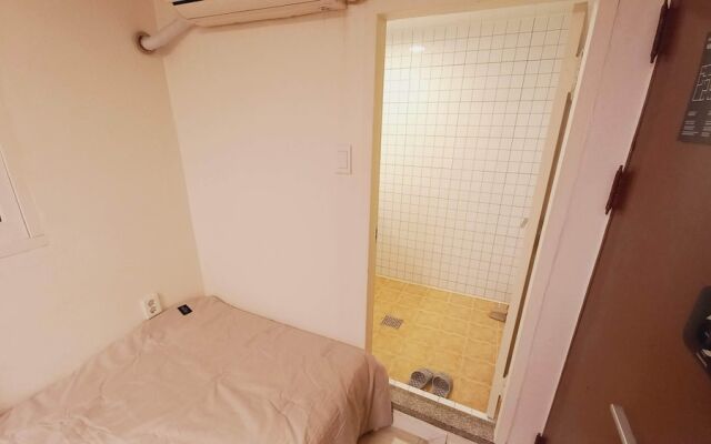 G Yongsan Inn