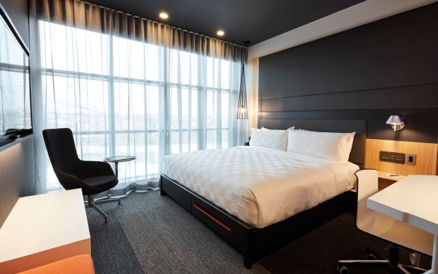 Alt Hotel Calgary East Village