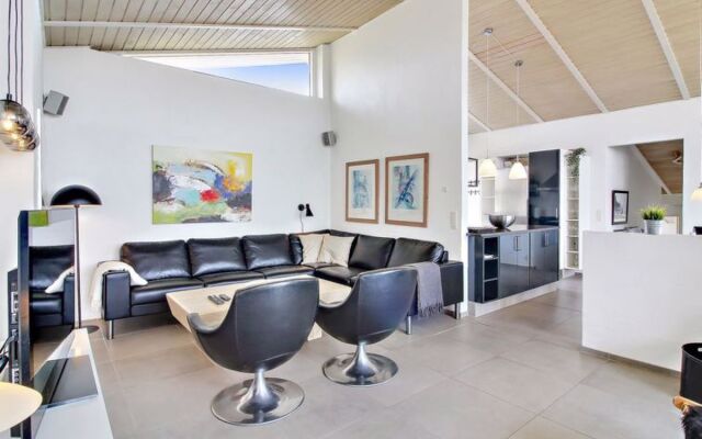 "Zoya" - 300m from the sea in NW Jutland