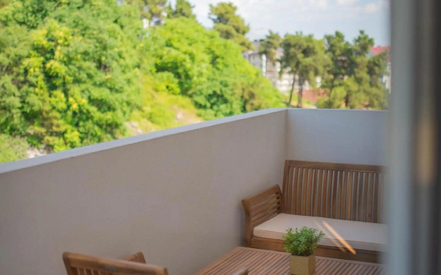 Stylish Two Bedroom Apartment at Ljubovic-Hill Park