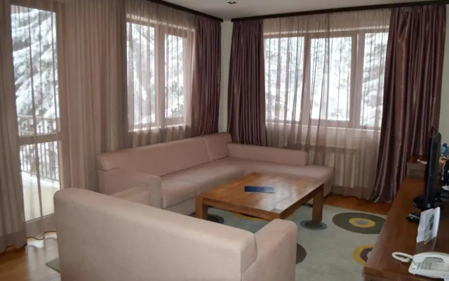 The Lodge Hotel