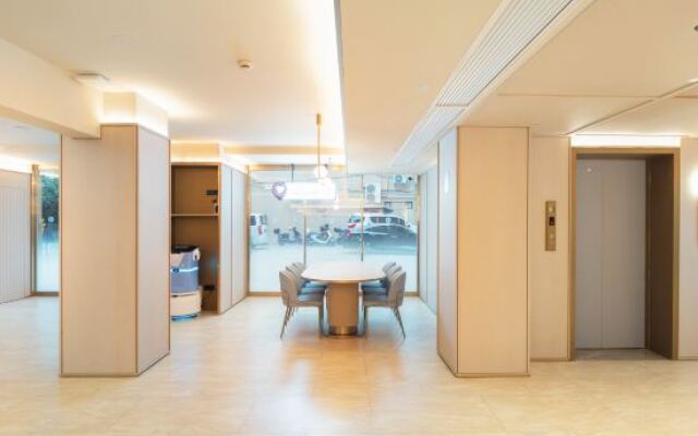 Hanting Hotel Shanghai Xujiahui Puhuitang Road