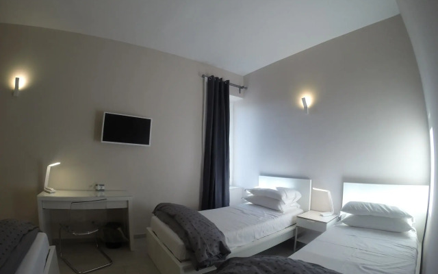 Up Hotel