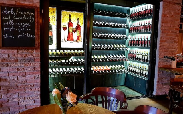 Nice Room Hotel  Wine Brasserie