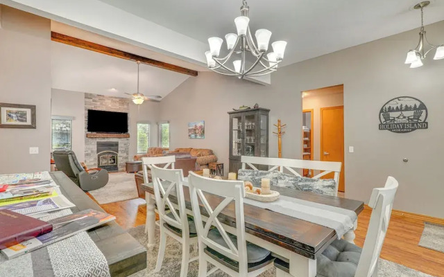 Near Dtwn Eureka Springs: Holiday Island Home!