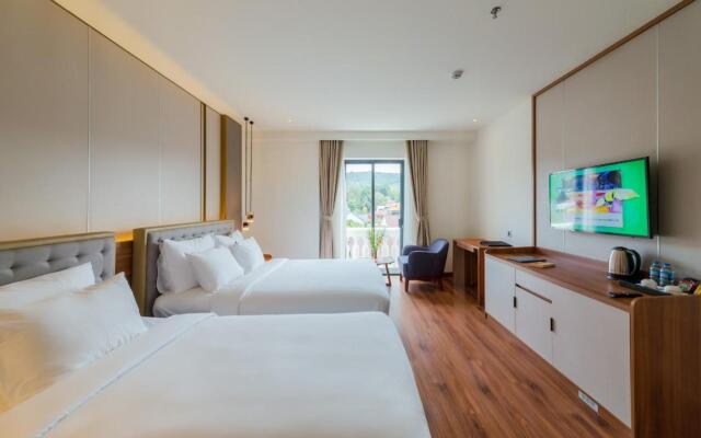 The Tahiti Beach Hotel
