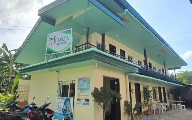Oyo 1121 Junlyn Apartelle
