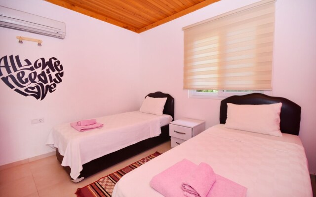 Villa Bengu by Helaltatilvillari