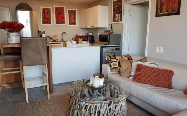 Harbour Bridge Suite 220