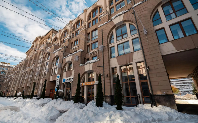 Vremena Goda Apartments on the Vremena Goda embankment
