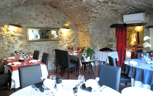 Holiday Home St Restitut with Fireplace I