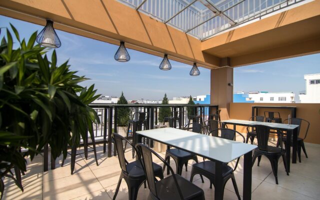 Cherry Hotel and Apartment