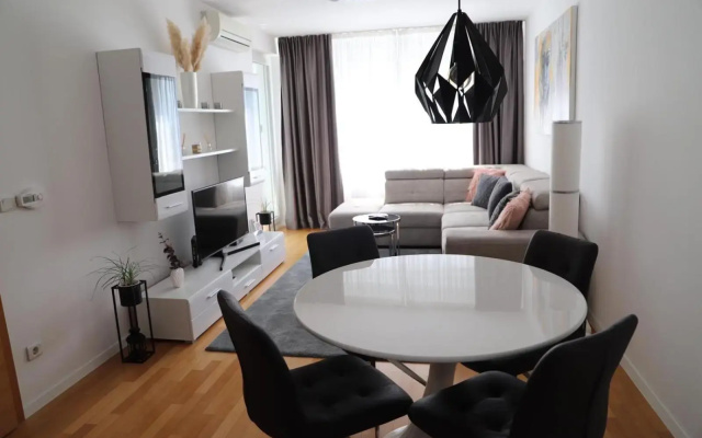 Apartment Queen