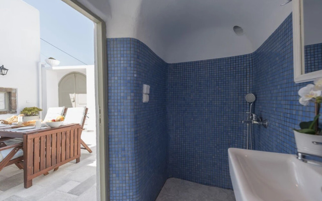 Santorini 180 Degrees