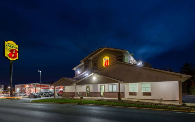 Super 8 by Wyndham Summersville