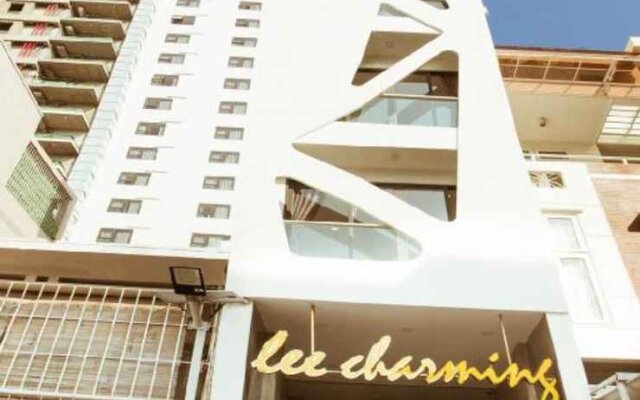 Lee Charming Hotel