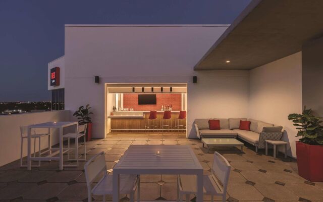 Kompose Boutique Hotel Miami Airport
