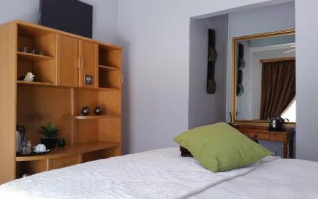 Little Acorn Guest House