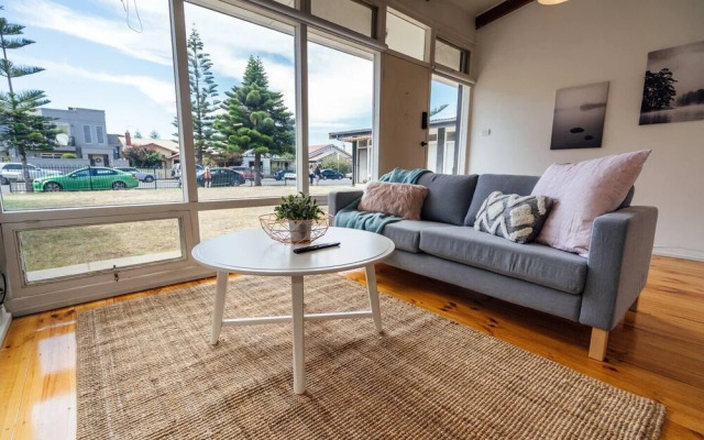 Once Upon a Tide - Wifi - Nespresso - Netflix