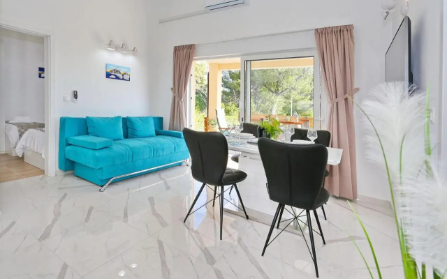 Punta Garden Pool House