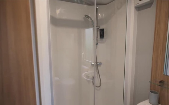 8 Guests - 3 Bedrooms - Pet Friendly - Lakeview