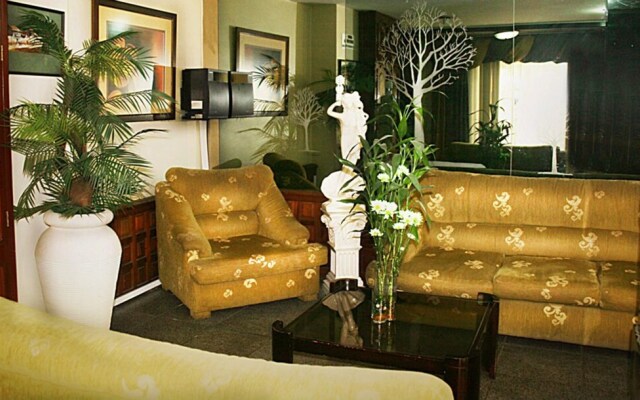 Oro Hotel