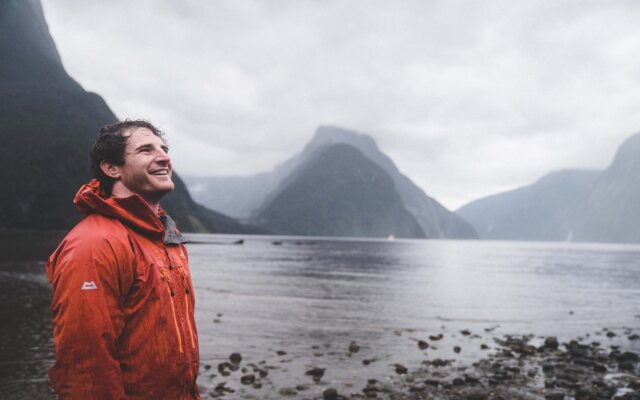 Fiordland National Park Lodge