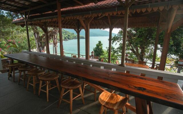 Legon Waru Cottage