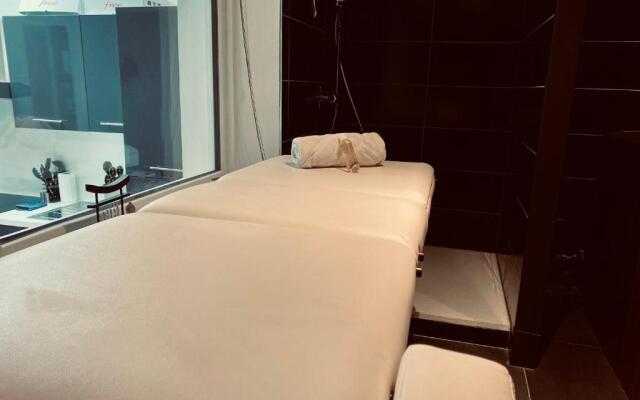 JACUZZI dans appartement T2 centre-ville