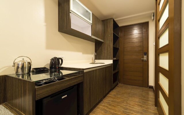 West Avenue Suites