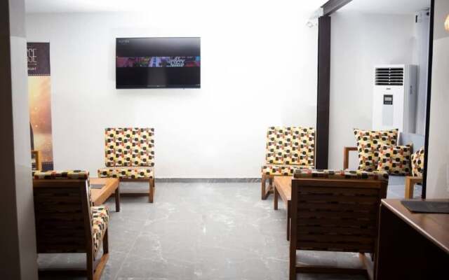 Elogia Hotel