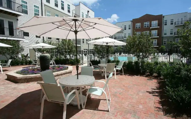 Stylish 2BR Family Apartment by Dtla