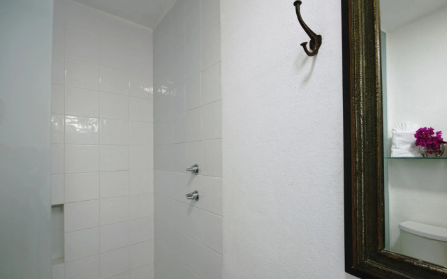 Los Milagros Hotel