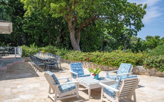 HOSPITALITYEXPERT Charming 4 BR Villa Sleeps 10 - Pool Hot Tub Beach & Private Chef