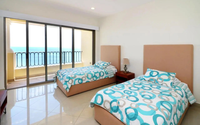Gavias Grand Mazatlan Apt. 1415
