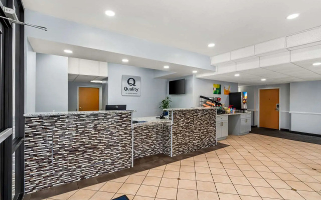 Quality Inn & Suites Biloxi - Ocean Springs