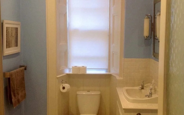 Botanic Garden 2 Bedroom Apartment in Edinburgh