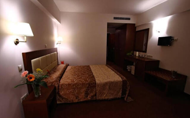 Siris Hotel