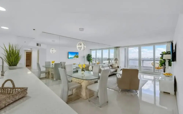 The Grand Wonder Biscayne