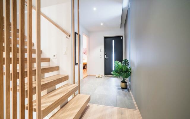 Enter Tromsø Luxury Villa