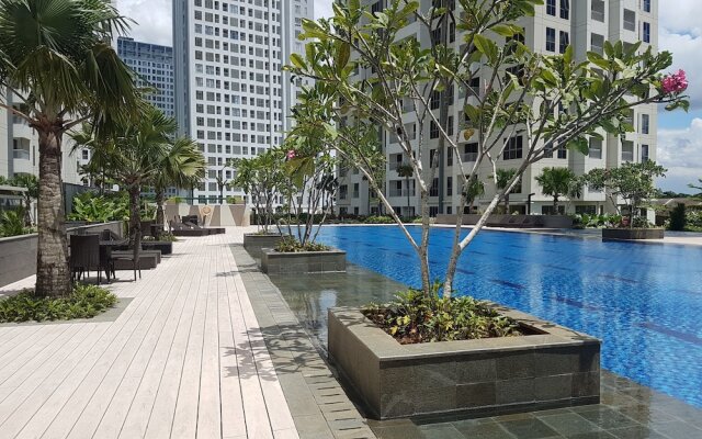 1BR Midtown Signature Apartment with Sofa Bed