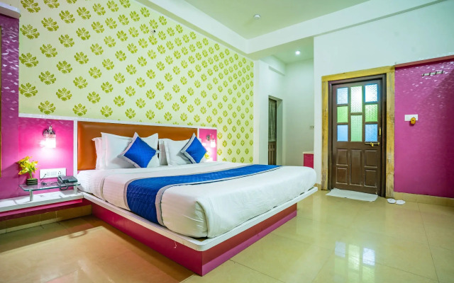 Hotel Marina Mahal