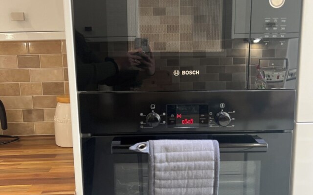 City Centre 1 Bed Sleeps 4 H5