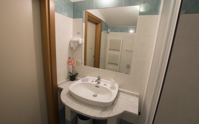 Hotel Holiday