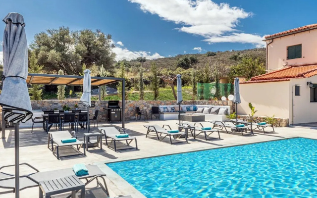 Villa Eagles - With Private Pool